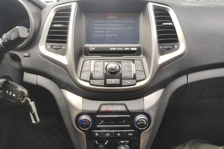Used CHANGAN Eado 2013 1.6L Automatic Junku Model China IV Standard Audio And AC Panel