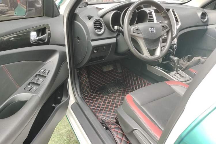 Used CHANGAN Eado 2013 1.6L Automatic Junku Model China IV Standard Driver Seat