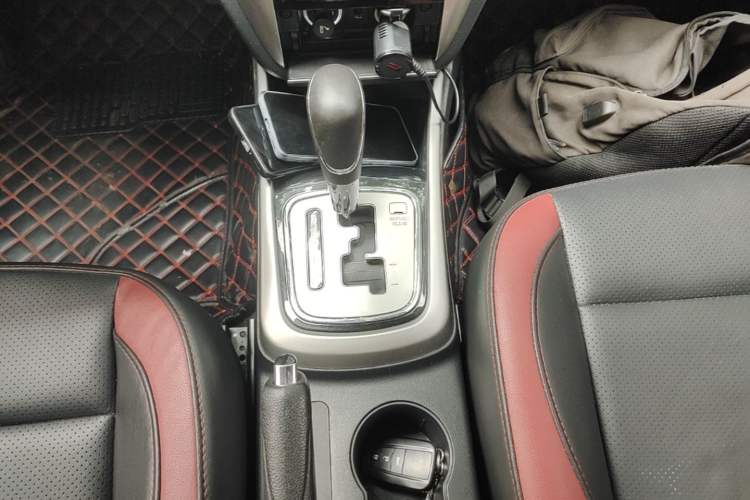 Used CHANGAN Eado 2013 1.6L Automatic Junku Model China IV Standard Gear Lever