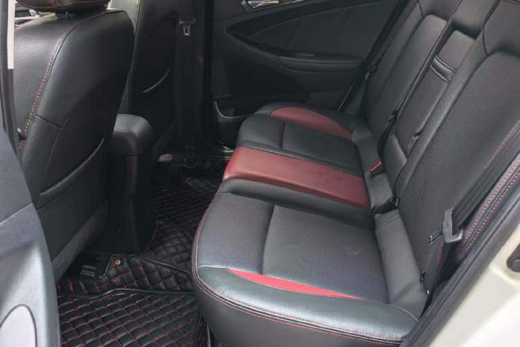 Used CHANGAN Eado 2013 1.6L Automatic Junku Model China IV Standard Interior 2