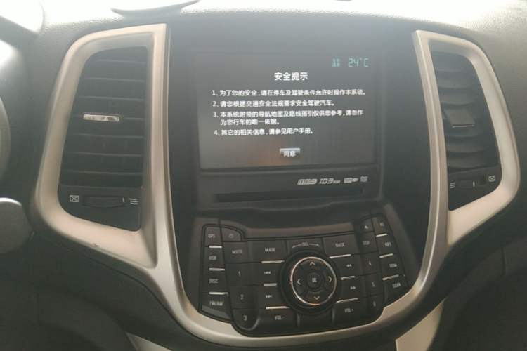 Used CHANGAN Eado 2013 1.6L Automatic ZhiKu Model China IV Standard Audio And AC Panel