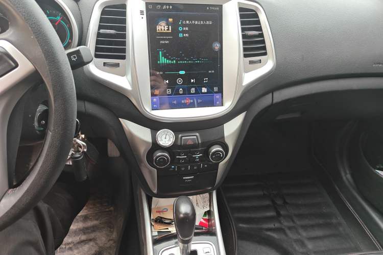 Used CHANGAN Eado 2013 1.6L Automatic Junku Model China IV Standard Audio And AC Panel