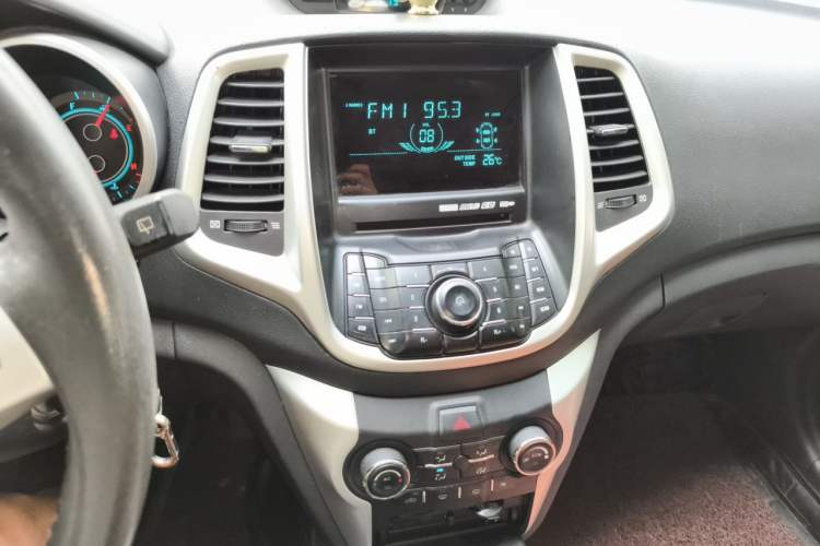 Used CHANGAN Eado 2013 1.6L Manual Junkuo Model China IV Standard Audio And AC Panel