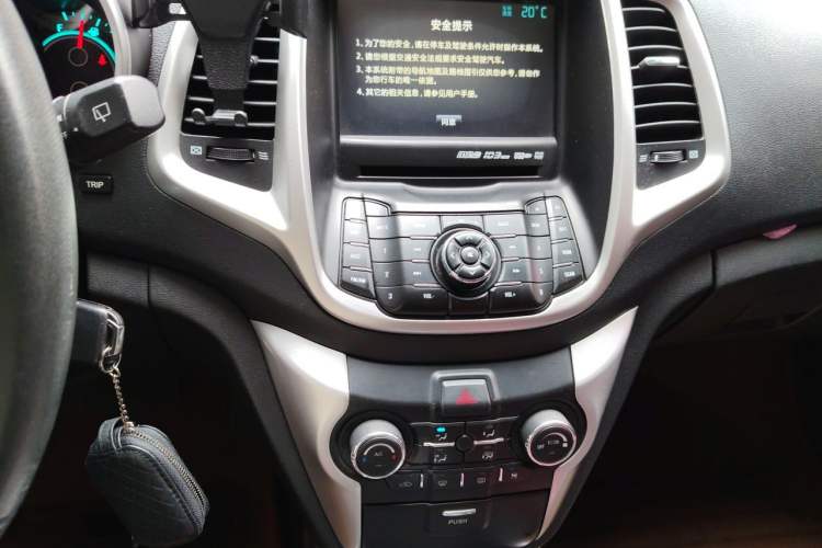 Used CHANGAN Eado 2013 1.6L Automatic ZhiKu Model China IV Standard Audio And AC Panel