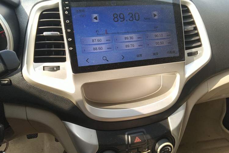 Used CHANGAN Eado 2013 1.6L Manual Luxury Model China V Standard Audio And AC Panel
