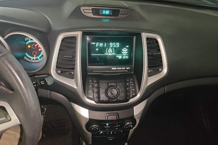 Used CHANGAN Eado 2013 1.6L Automatic Junku Model China IV Standard Audio And AC Panel