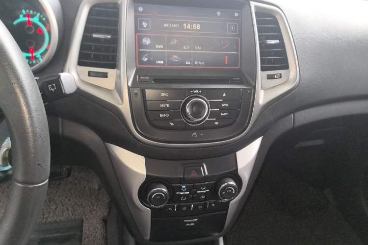 Used CHANGAN Eado 2013 1.6L Automatic Junku Model China IV Standard Audio And AC Panel