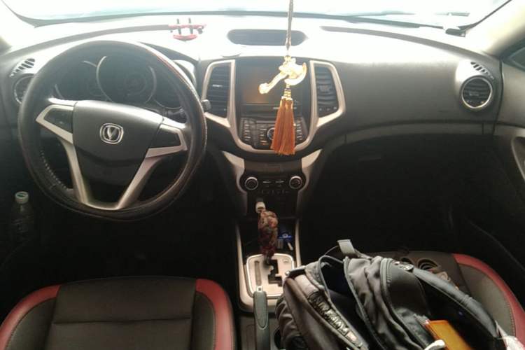 Used CHANGAN Eado 2013 1.6L Automatic ZhiKu Model China IV Standard Center Console