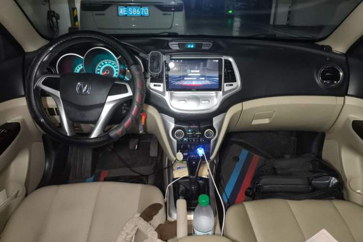 Used CHANGAN Eado 2013 1.6L Manual Luxury Model China V Standard Center Console