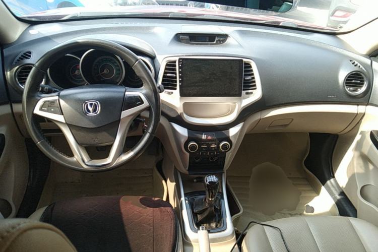 Used CHANGAN Eado 2013 1.6L Manual Luxury Model China V Standard Center Console