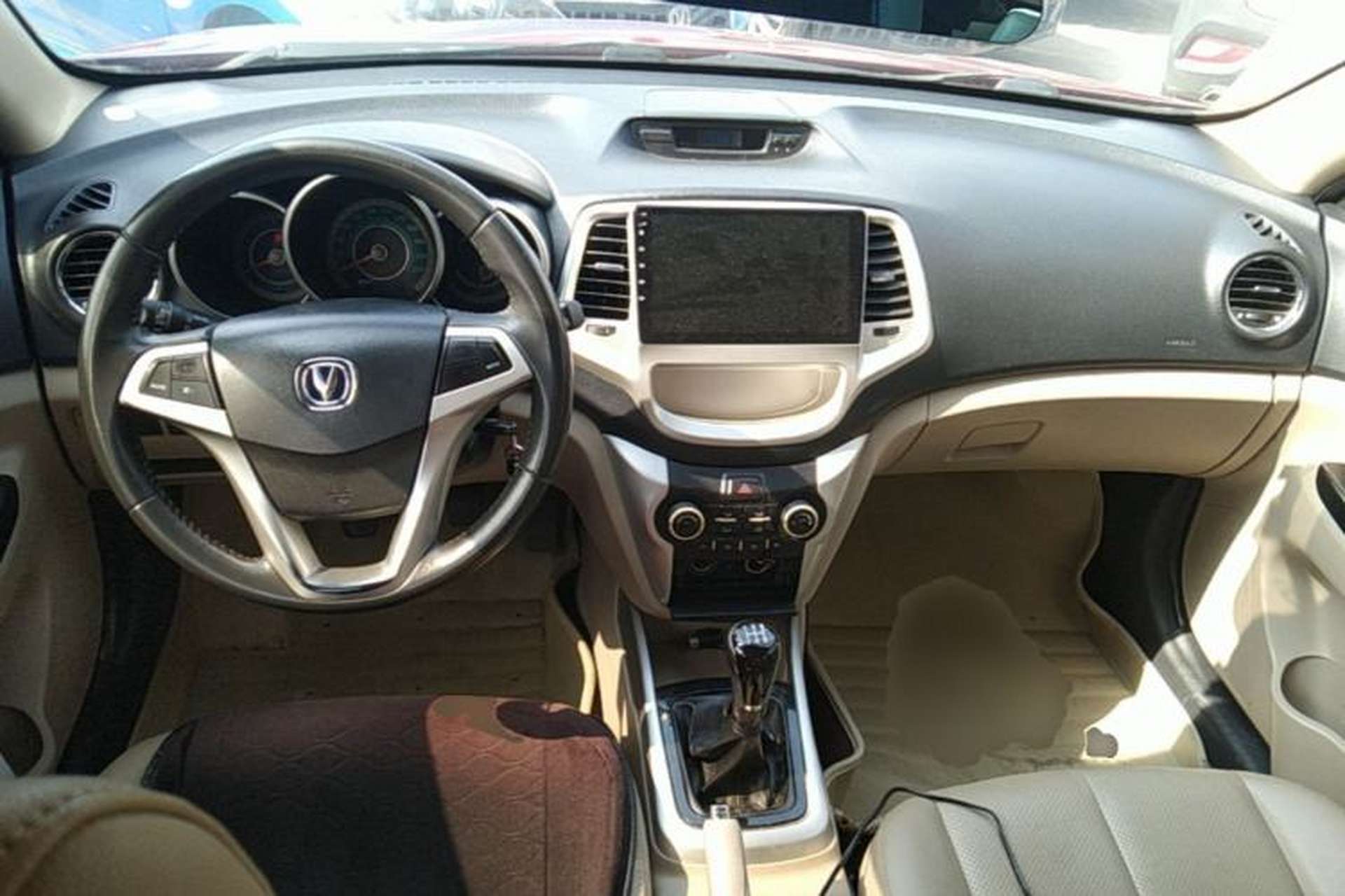 Used CHANGAN Eado 2013 1.6L Manual Luxury Model China V Standard Center Console
