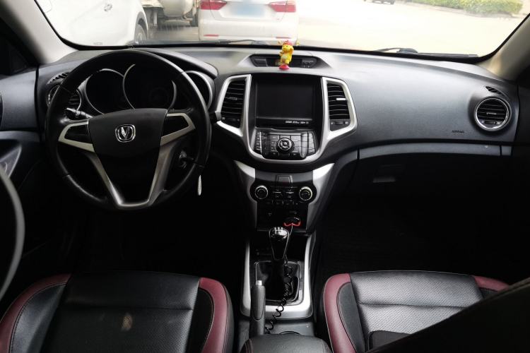 Used CHANGAN Eado 2013 1.6L Manual ZhiKu Model China IV Standard Center Console