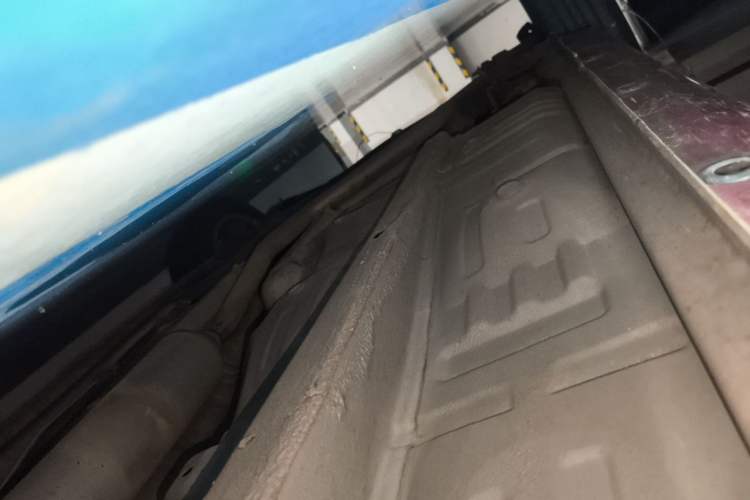 Used CHANGAN Eado 2013 1.6L Manual Luxury Model China V Standard Chassis Front Right