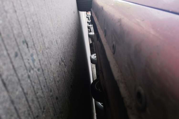 Used CHANGAN Eado 2013 1.6L Manual ZhiKu Model China IV Standard Chassis Front Right
