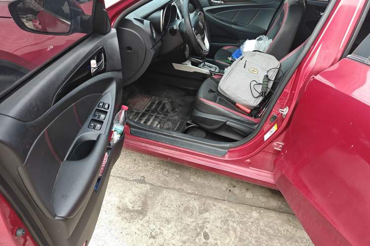 Used CHANGAN Eado 2013 1.6L Automatic Junku Model China IV Standard Driver Seat