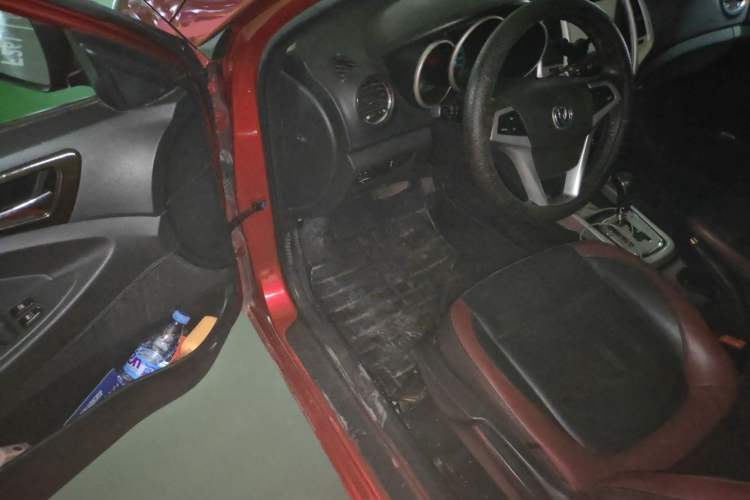Used CHANGAN Eado 2013 1.6L Automatic Junku Model China IV Standard Driver Seat