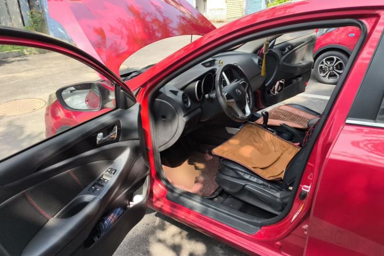 Used CHANGAN Eado 2013 1.6L Manual Junkuo Model China IV Standard Driver Seat