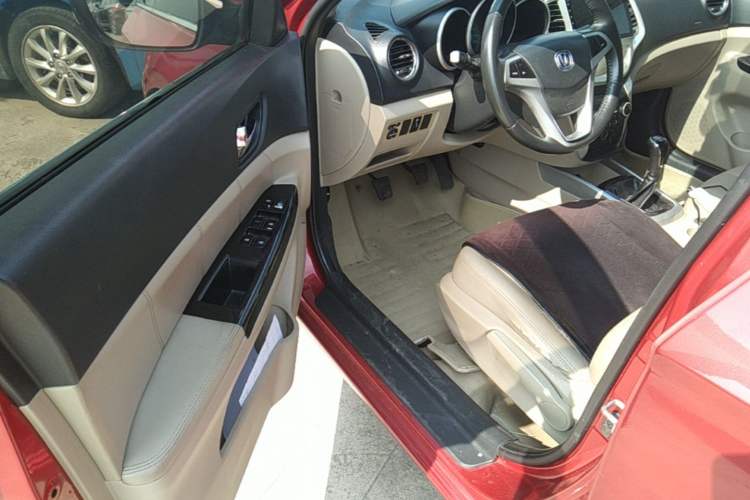Used CHANGAN Eado 2013 1.6L Manual Luxury Model China V Standard Driver Seat