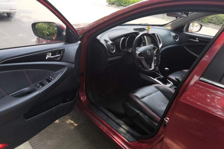 Used CHANGAN Eado 2013 1.6L Manual ZhiKu Model China IV Standard Driver Seat