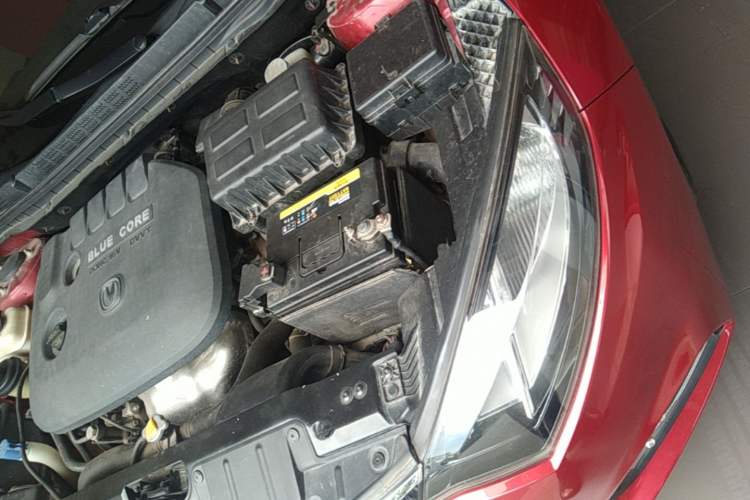 Used CHANGAN Eado 2013 1.6L Automatic ZhiKu Model China IV Standard Engine Bay Left