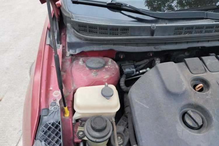 Used CHANGAN Eado 2013 1.6L Manual Junku Model China V Standard Engine Bay Right