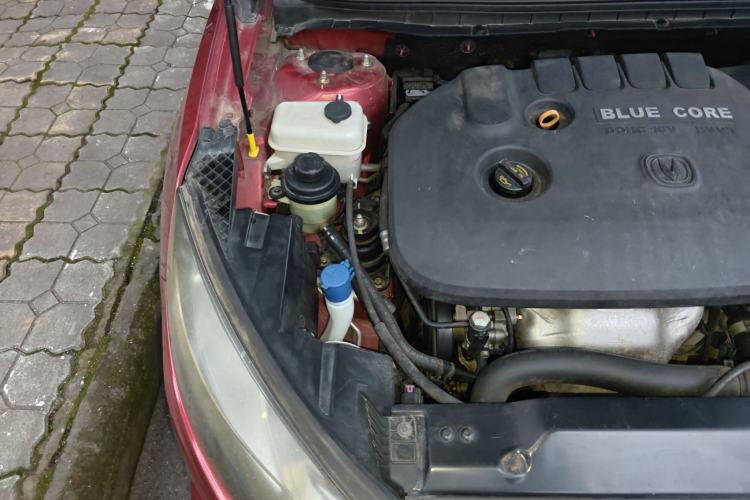Used CHANGAN Eado 2013 1.6L Manual Junkuo Model China IV Standard Engine Bay Right