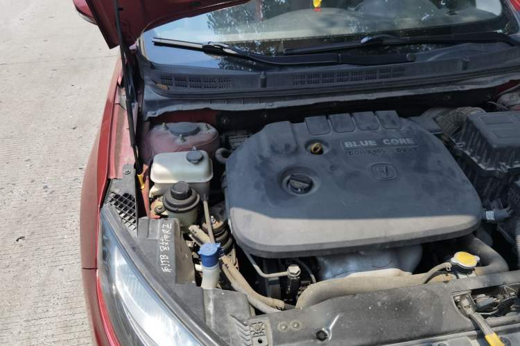 Used CHANGAN Eado 2013 1.6L Manual ZhiKu Model China IV Standard Engine Bay Right
