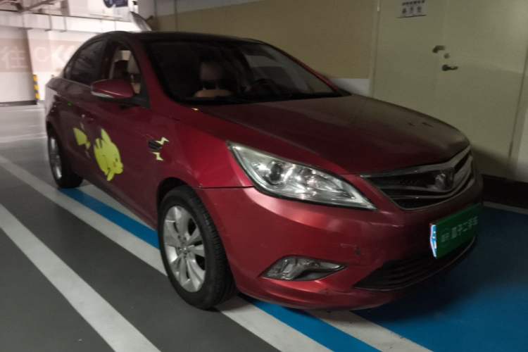 Used CHANGAN Eado 2013 1.6L Manual Luxury Model China V Standard Front Right 45 Deg