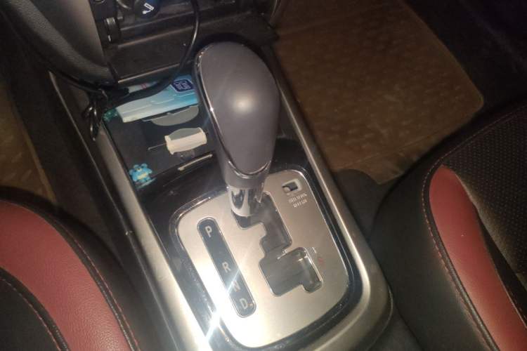 Used CHANGAN Eado 2013 1.6L Automatic Junku Model China IV Standard Gear Lever