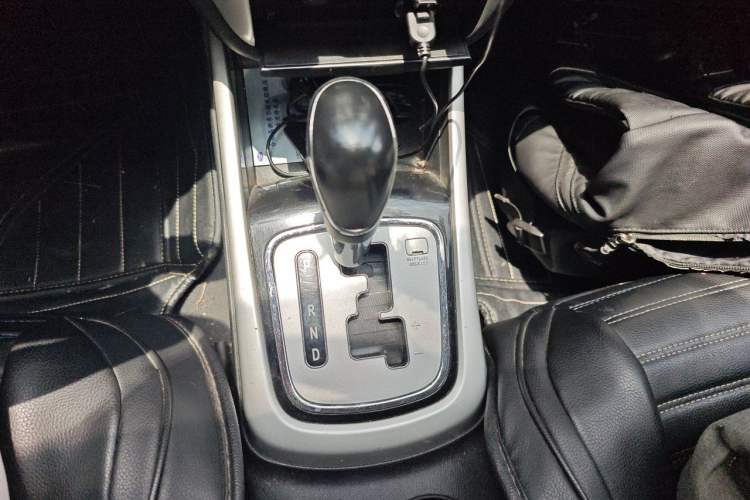 Used CHANGAN Eado 2013 1.6L Automatic ZhiKu Model China V Standard Gear Lever