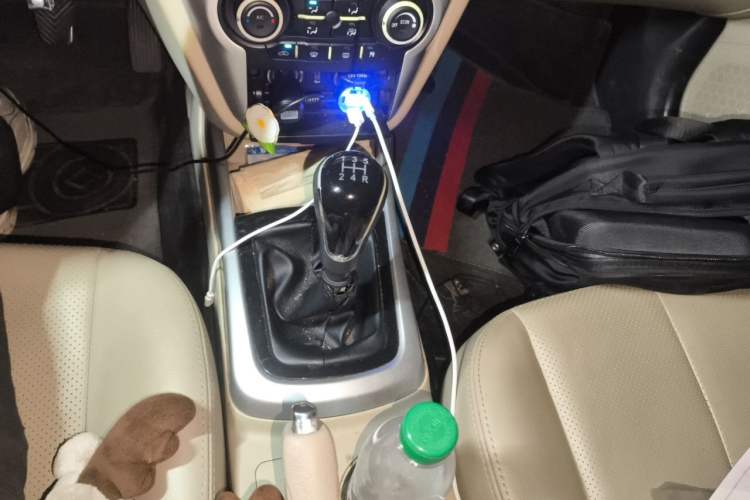 Used CHANGAN Eado 2013 1.6L Manual Luxury Model China V Standard Gear Lever