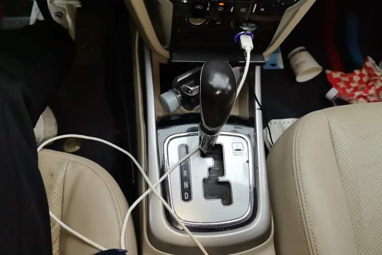 Used CHANGAN Eado 2013 1.6L Automatic Luxury Model China V Standard Gear Lever