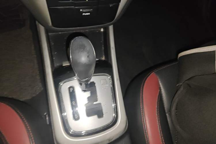 Used CHANGAN Eado 2013 1.6L Automatic Junku Model China IV Standard Gear Lever