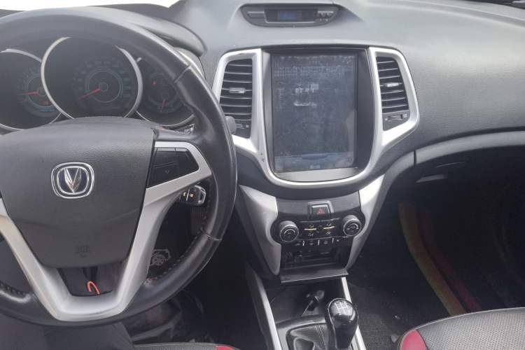 Used CHANGAN Eado 2013 1.6L Manual Junkuo Model China IV Standard Interior 3
