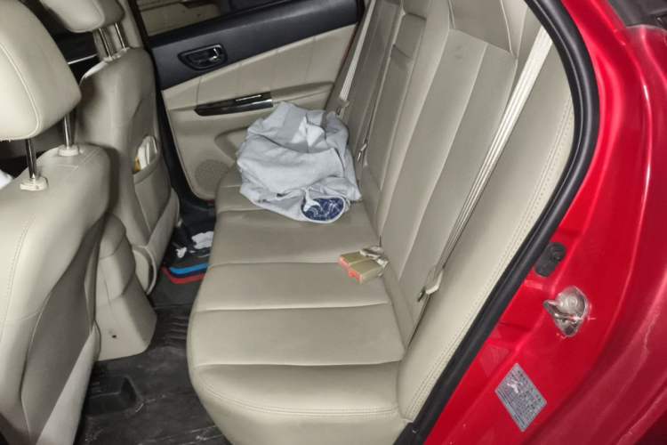 Used CHANGAN Eado 2013 1.6L Manual Luxury Model China V Standard Left Rear Seat