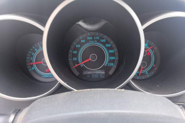 Used CHANGAN Eado 2013 1.6L Manual Junkuo Model China IV Standard Odometer Close Up