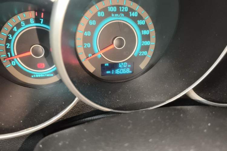 Used CHANGAN Eado 2013 1.6L Manual Luxury Model China V Standard Odometer Close Up