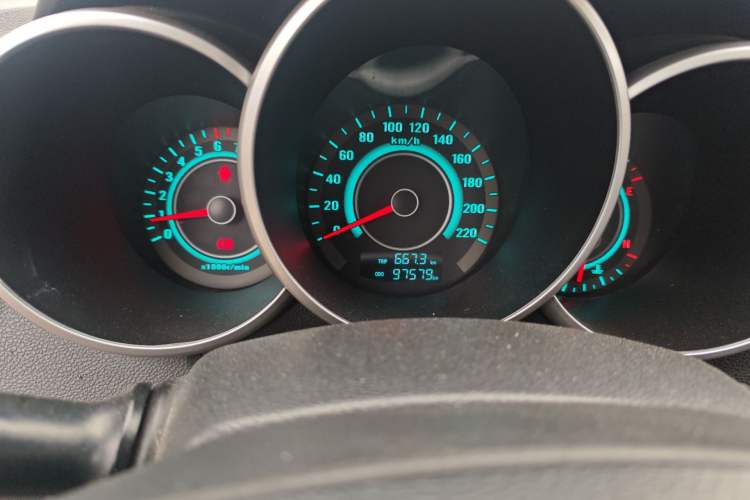 Used CHANGAN Eado 2013 1.6L Manual Junkuo Model China IV Standard Odometer Close Up
