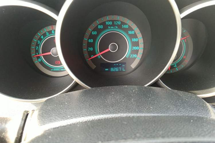 Used CHANGAN Eado 2013 1.6L Manual Luxury Model China V Standard Odometer Close Up