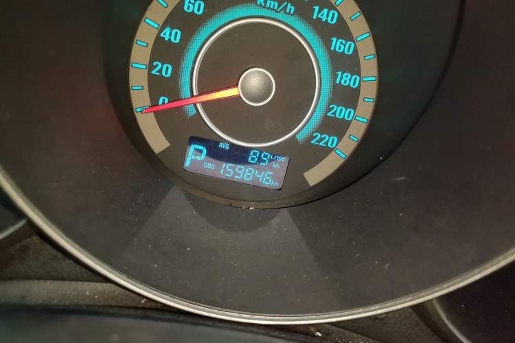 Used CHANGAN Eado 2013 1.6L Automatic Luxury Model China V Standard Odometer Close Up