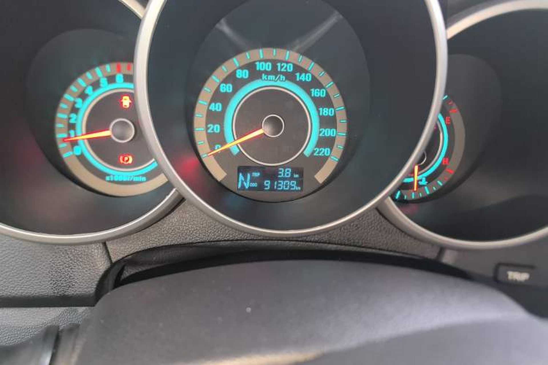Used CHANGAN Eado 2013 1.6L Automatic Junku Model China IV Standard Odometer Close Up