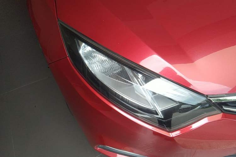 Used CHANGAN Eado 2013 1.6L Automatic ZhiKu Model China IV Standard Right Front Headlight