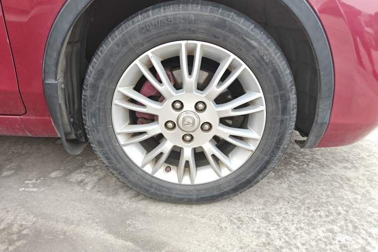 Used CHANGAN Eado 2013 1.6L Automatic Junku Model China IV Standard Right Front Wheel Hub