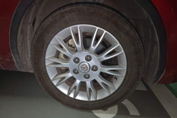 Used CHANGAN Eado 2013 1.6L Automatic Junku Model China IV Standard Right Front Wheel Hub