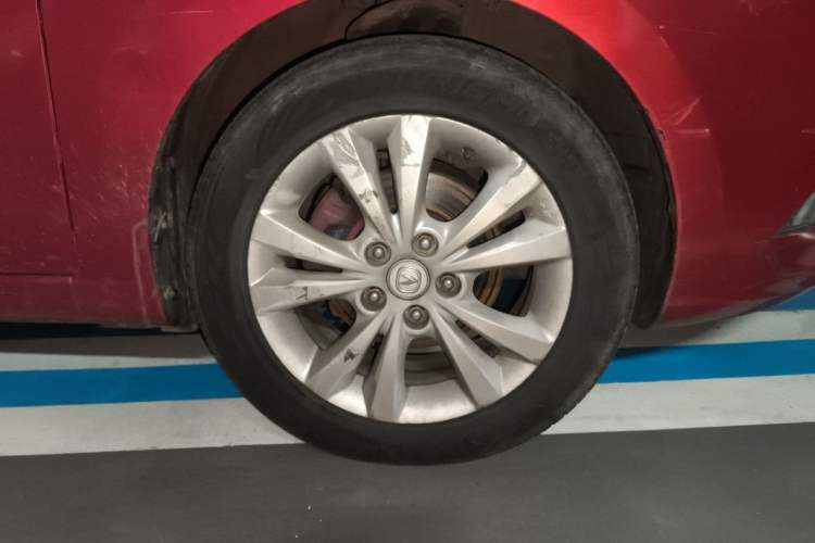 Used CHANGAN Eado 2013 1.6L Manual Luxury Model China V Standard Right Front Wheel Hub