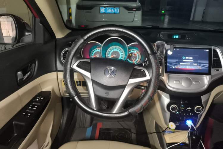 Used CHANGAN Eado 2013 1.6L Manual Luxury Model China V Standard Steering Wheel