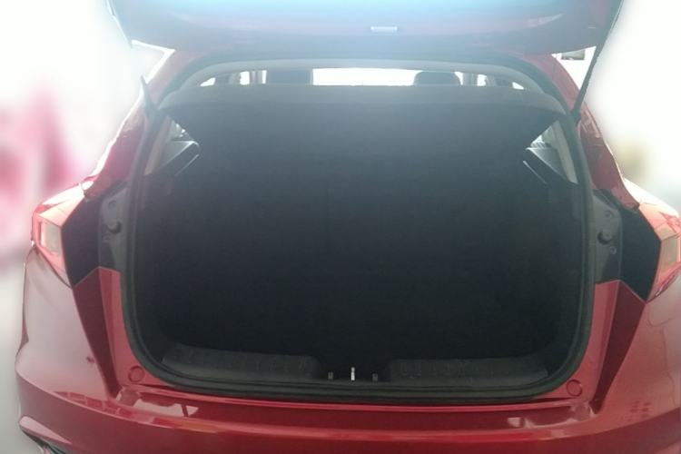 Used CHANGAN Eado 2013 1.6L Automatic ZhiKu Model China IV Standard Trunk
