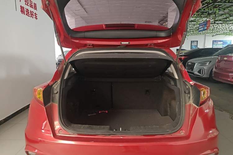 Used CHANGAN Eado 2013 1.6L Automatic Junku Model China IV Standard Trunk