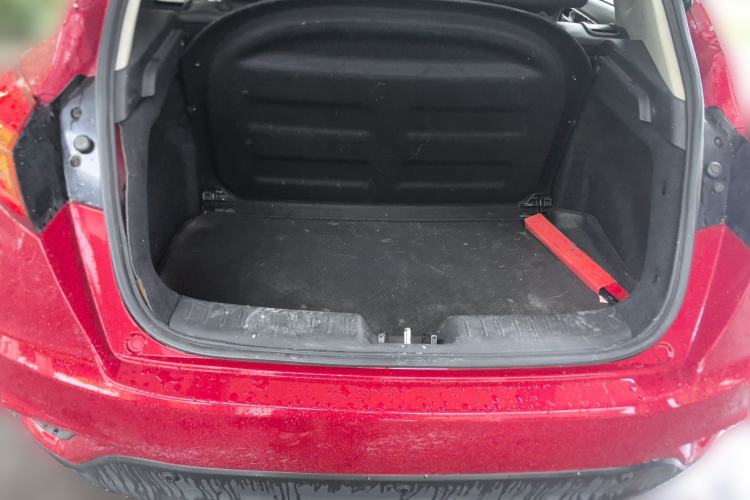 Used CHANGAN Eado 2013 1.6L Automatic Junku Model China IV Standard Trunk