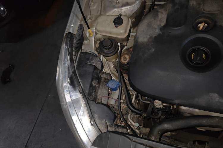 Used CHANGAN Eado 2013 1.6L Manual Elite Model China IV Standard Engine Bay Right